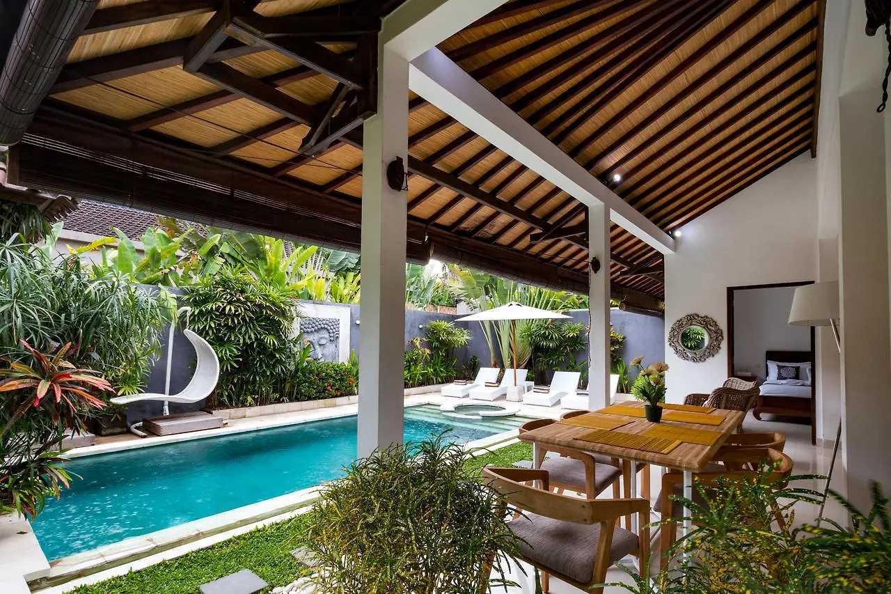 Sari Temuku Villa Seminyak Indonesien
